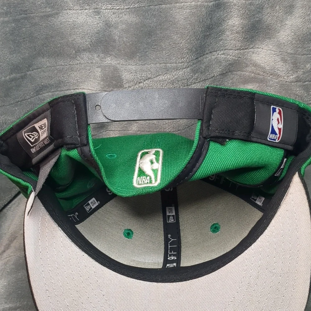 New Era Boston Celtics 2-Tone 9FIFTY adjustable snapback hat.  - Picture 16 of 16